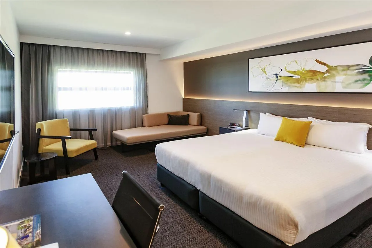 Mercure Sunshine Coast Kawana Waters Hotel