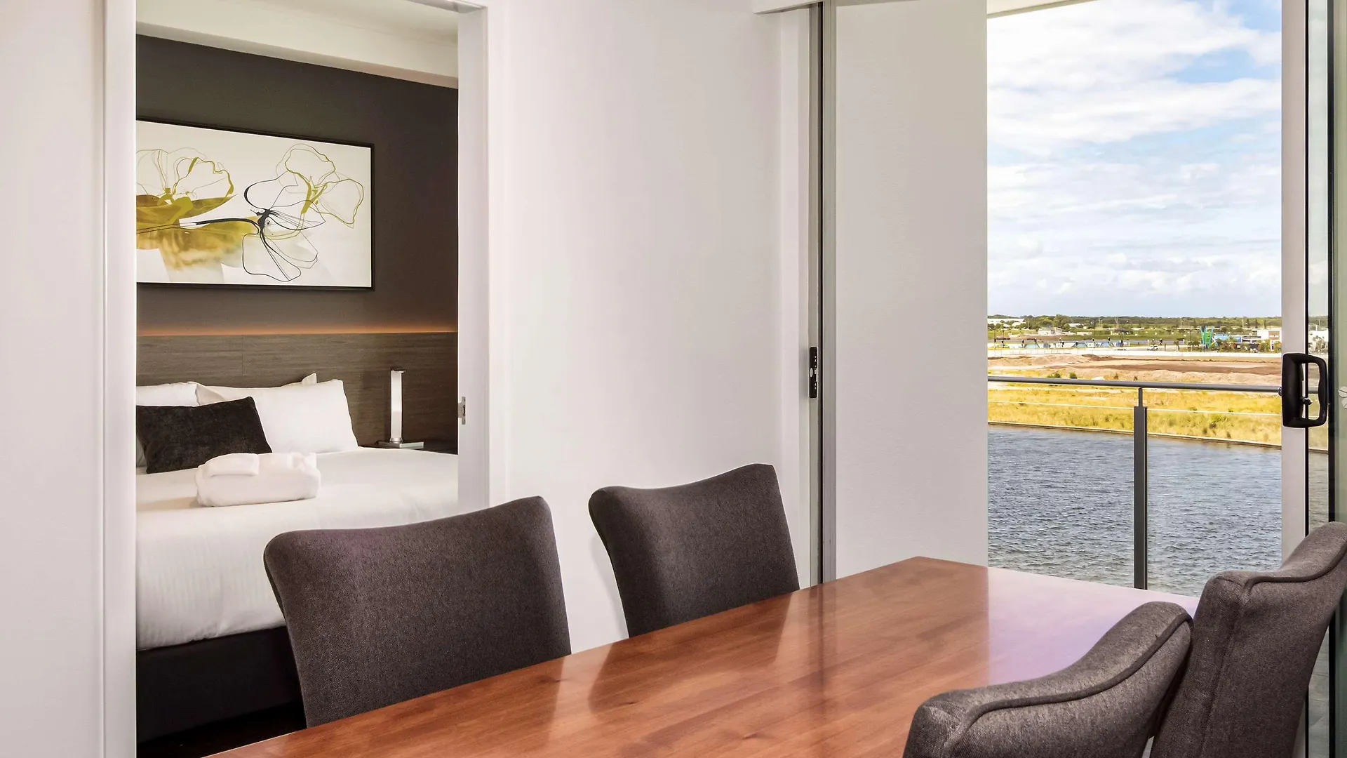 Hotel Mercure Sunshine Coast Kawana Waters