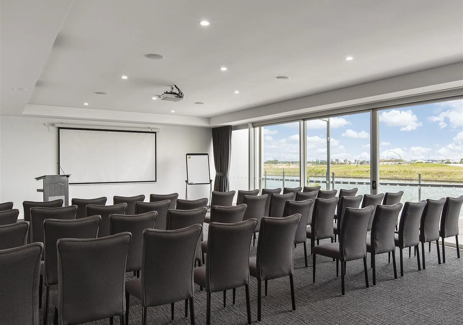 **** Hotel Mercure Sunshine Coast Kawana Waters Austrálie